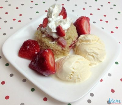 Strawberry-Mug-Cake-horizontal-2